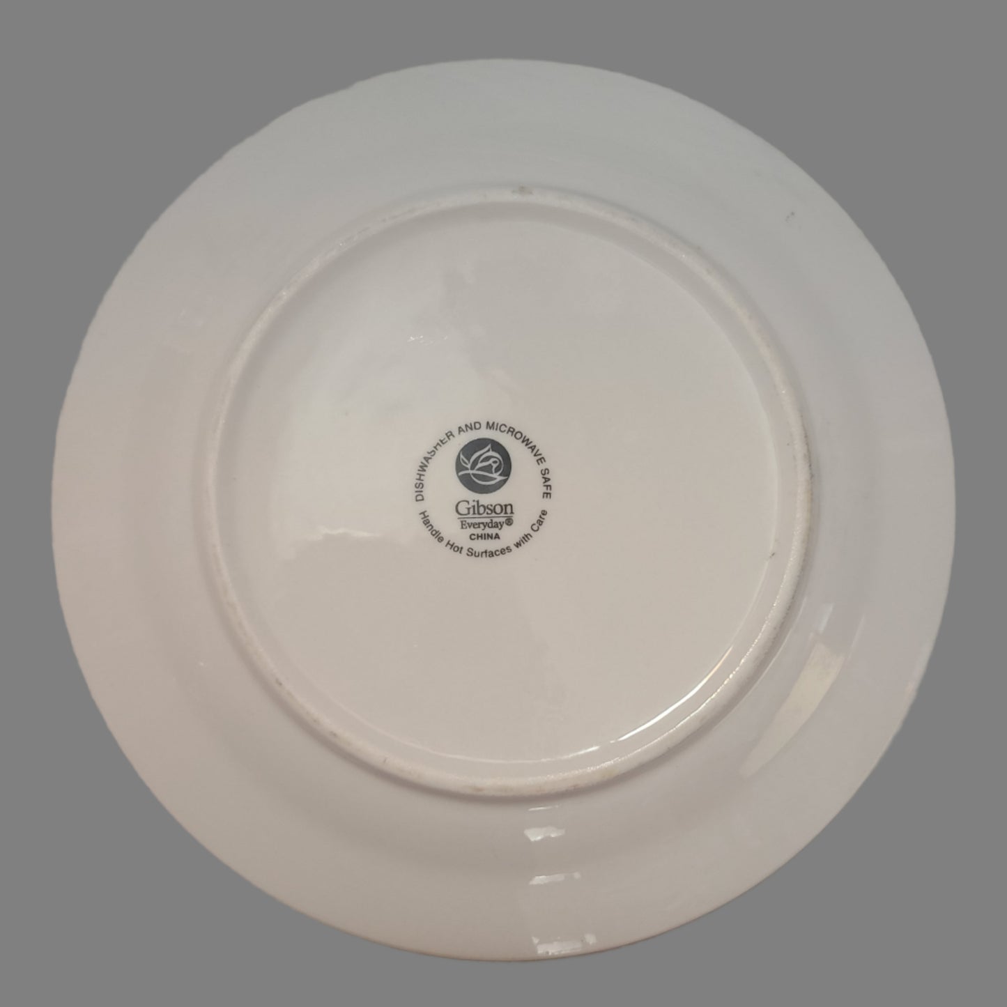 Gibson Everyday China 9pc Dinnerware Set - LIKE NEW