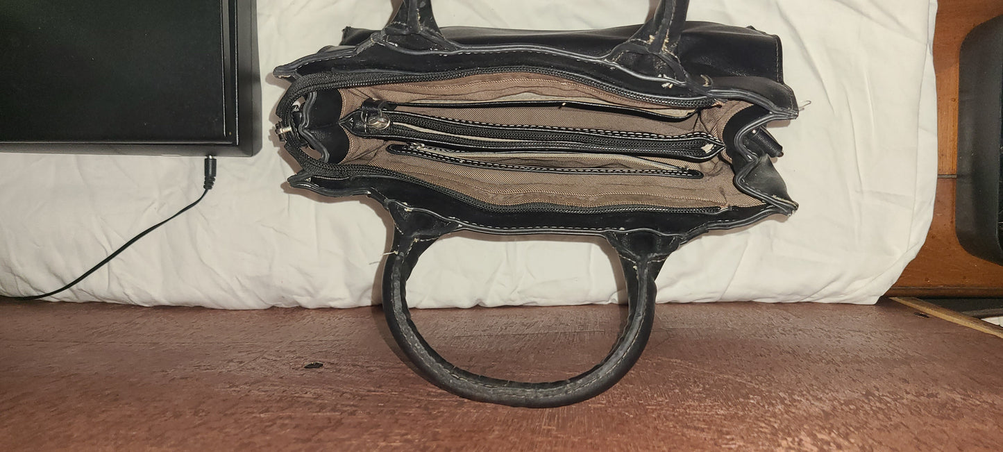 London Fog Style Purse – USED