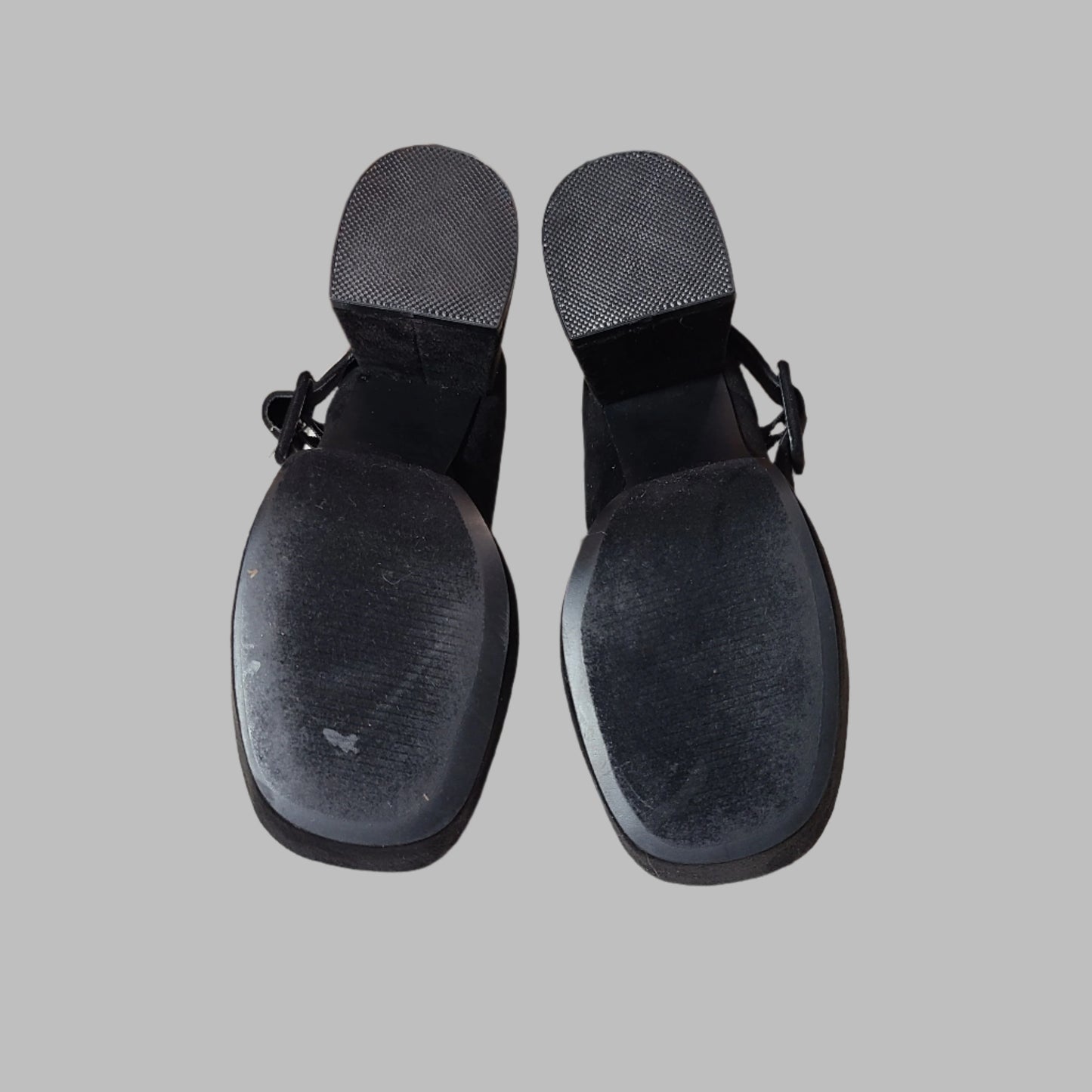 Women's 6M Dominique Nicole Black Suede Heels w/ Buckle - LIKE NEW