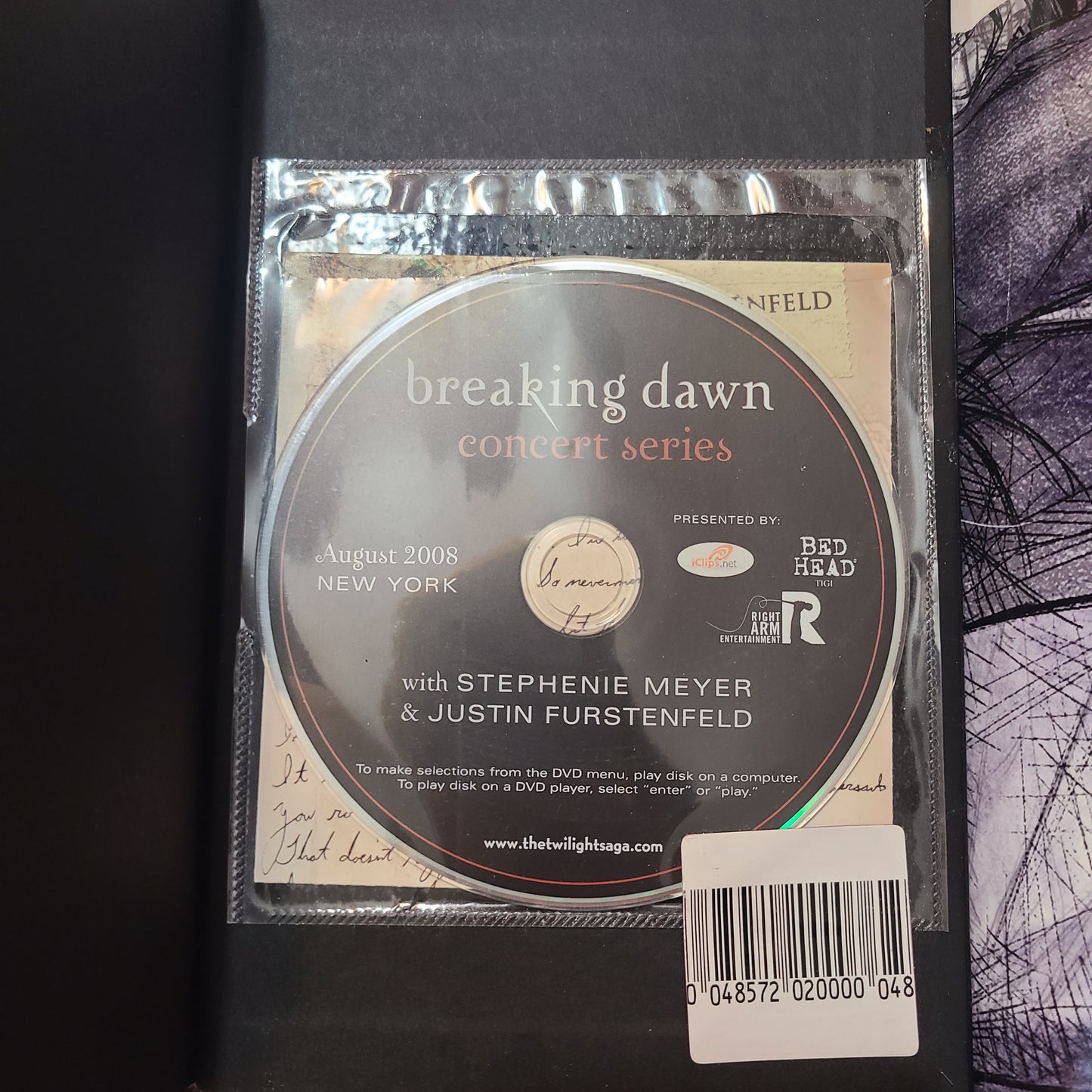 HC Twilight Breaking Dawn Special Edition by Stephenie Meyer w/ CD - Exclusive Breaking Dawn Concert Series DVD - USED