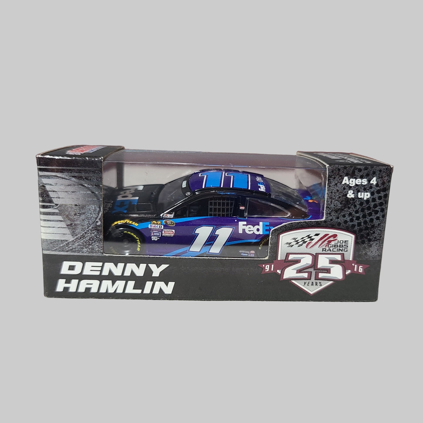 DH 2016 1:64 Action Racing #11 Denny Hamlin Camry Limited Edition - NEW