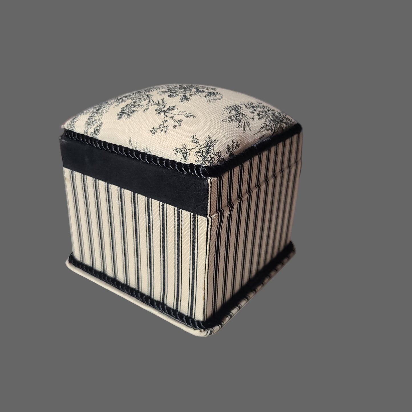 VTG Waverly French Country Toile Fabric Box - USED