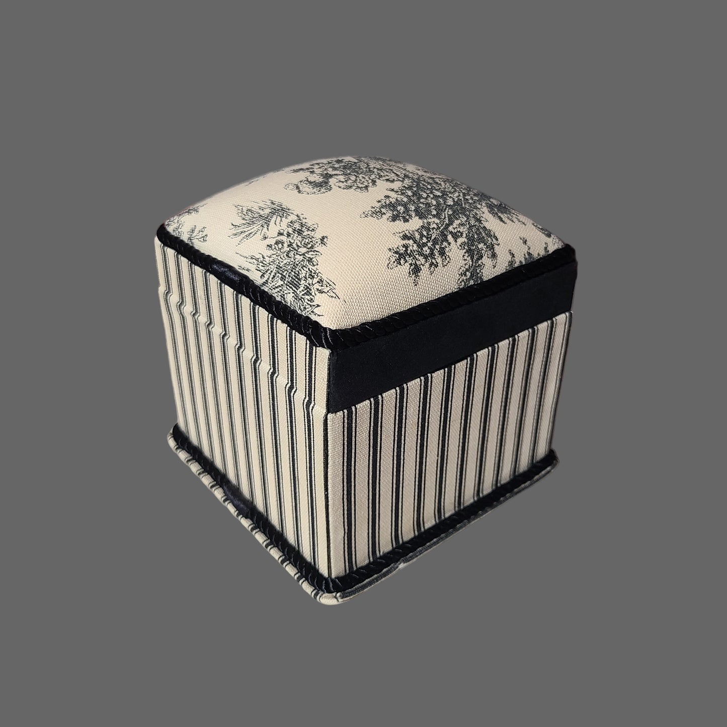 VTG Waverly French Country Toile Fabric Box - USED