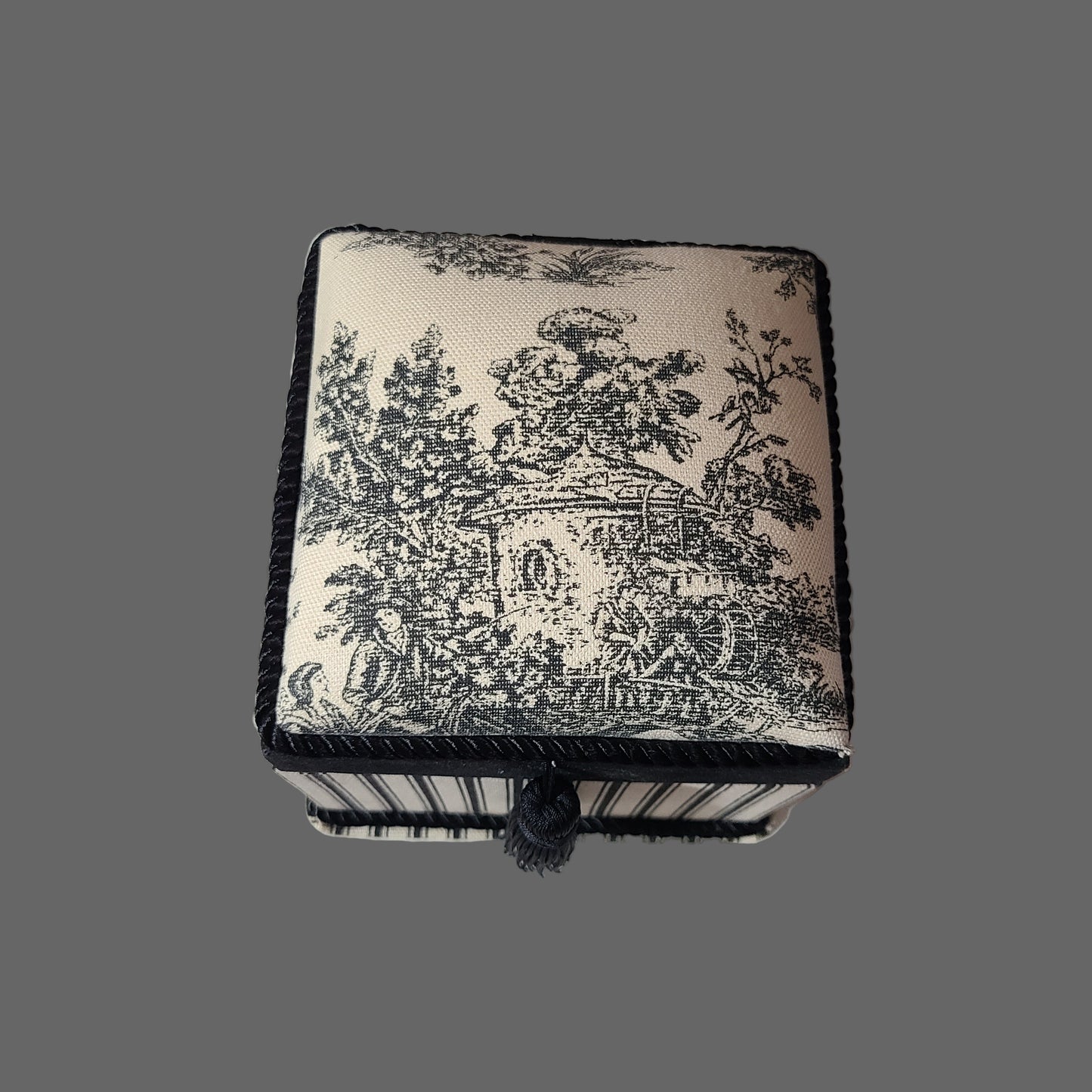 VTG Waverly French Country Toile Fabric Box - USED