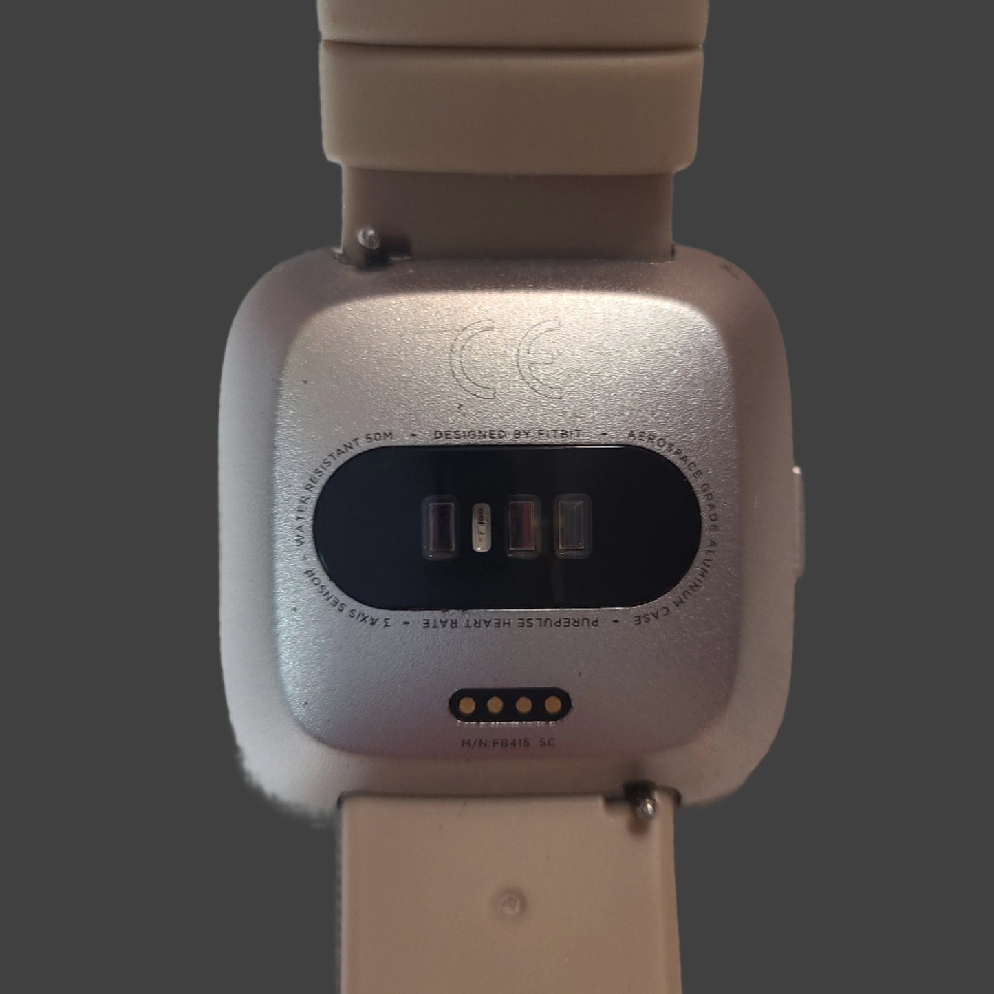 Fitbit Versa - Lite Edition FB415 - No Charger - Screen Works - LIKE NEW