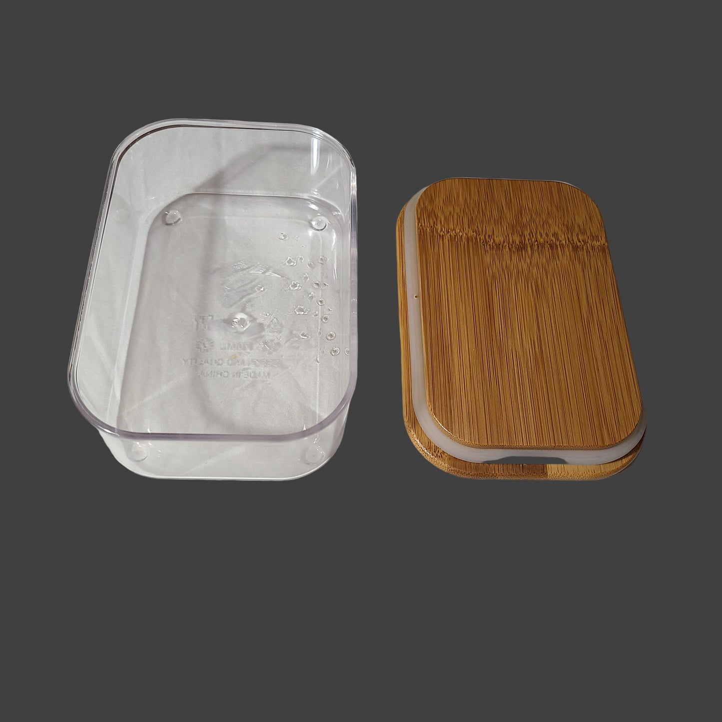 700ML Plastic Food Storage Container w/ Bamboo Lid - USED