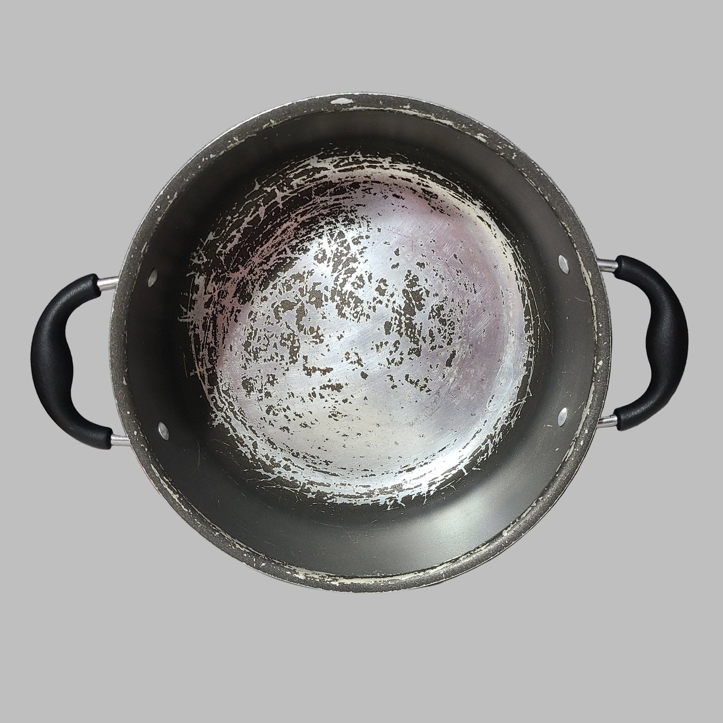 Unbranded 9" Dual Handled Pot - USED