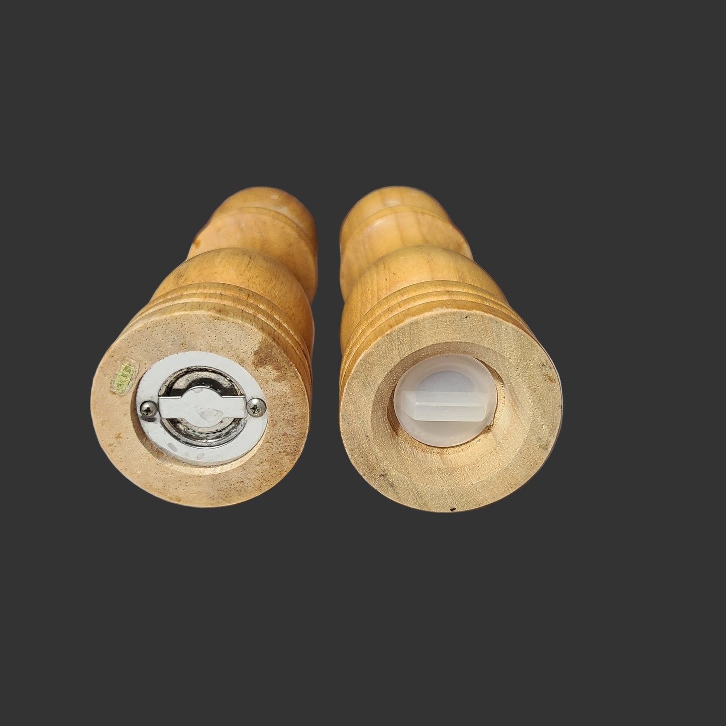 VTG Mid-Century Wooden Salt Shaker & Pepper Grinder Set - USED