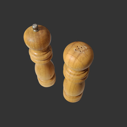 VTG Mid-Century Wooden Salt Shaker & Pepper Grinder Set - USED