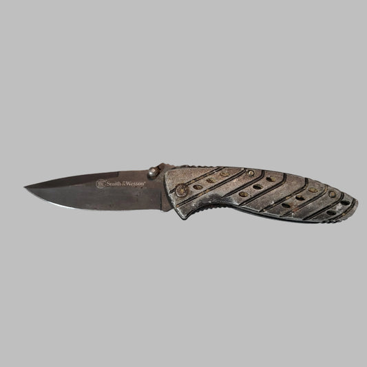 Smith & Wesson SWPROM - 15 - 8 Pocket Knife - USED