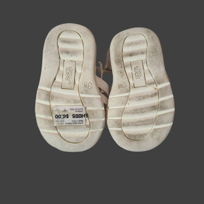 Teeny Toes Size 3W Girls White Sandals w/ Flower - USED