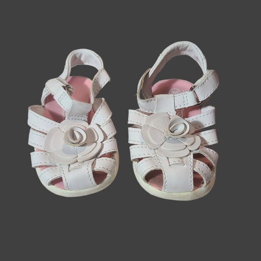 Teeny Toes Size 3W Girls White Sandals w/ Flower - USED