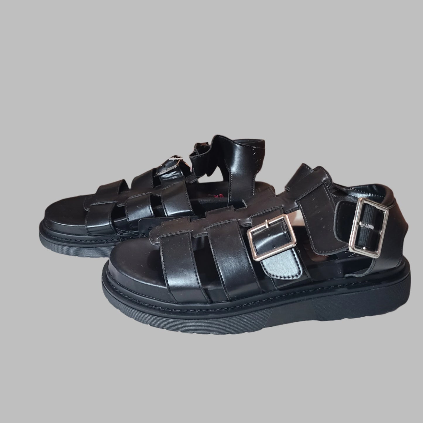 Women's 10W No Boundaries Black Sandals - NEW