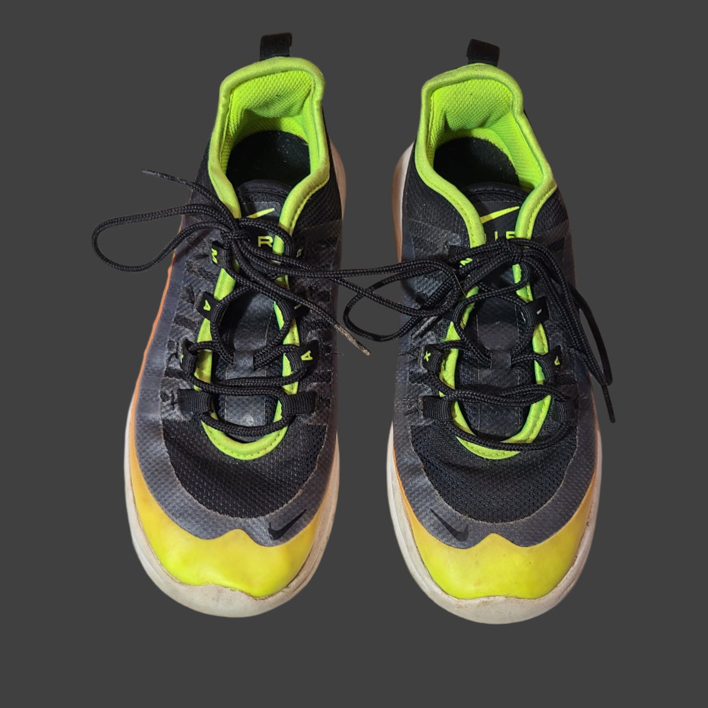 Kids Nike Air Max Axis Size 3Y Running Shoes - USED