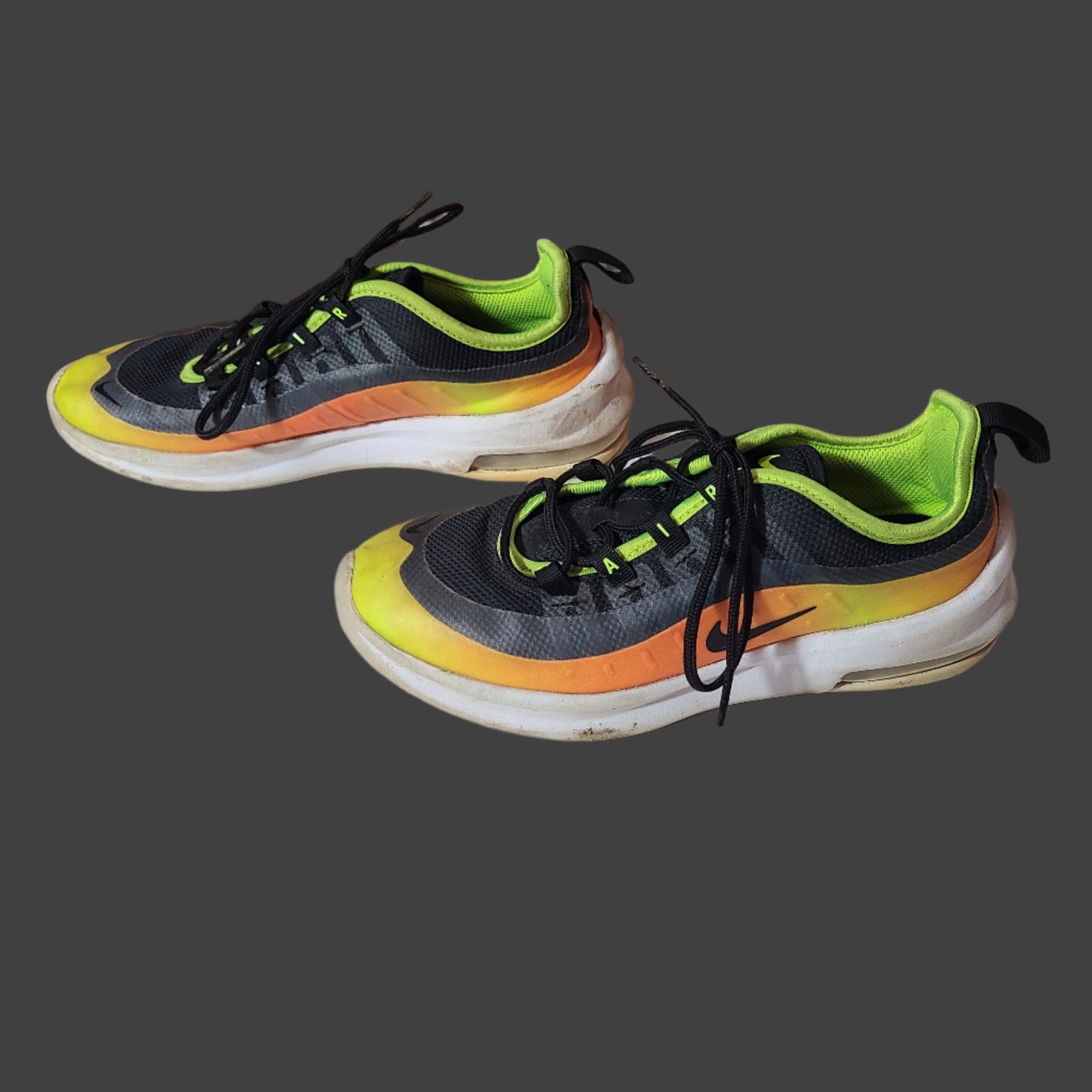 Kids Nike Air Max Axis Size 3Y Running Shoes - USED