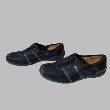 Women's 7W Naturalizer Black Acorn Slip-On Suede Loafers - USED