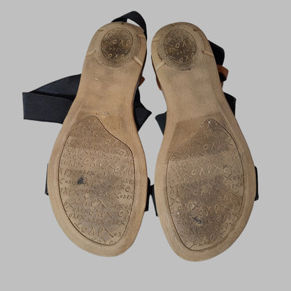 Women's 9M Black XOXO Bailor Sandals - USED