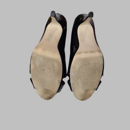 Women's 6.5M Madden Girl Black Patent Leather Peep Toe Heels - USED