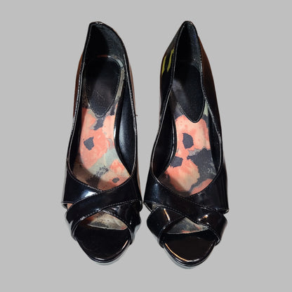 Women's 6.5M Madden Girl Black Patent Leather Peep Toe Heels - USED