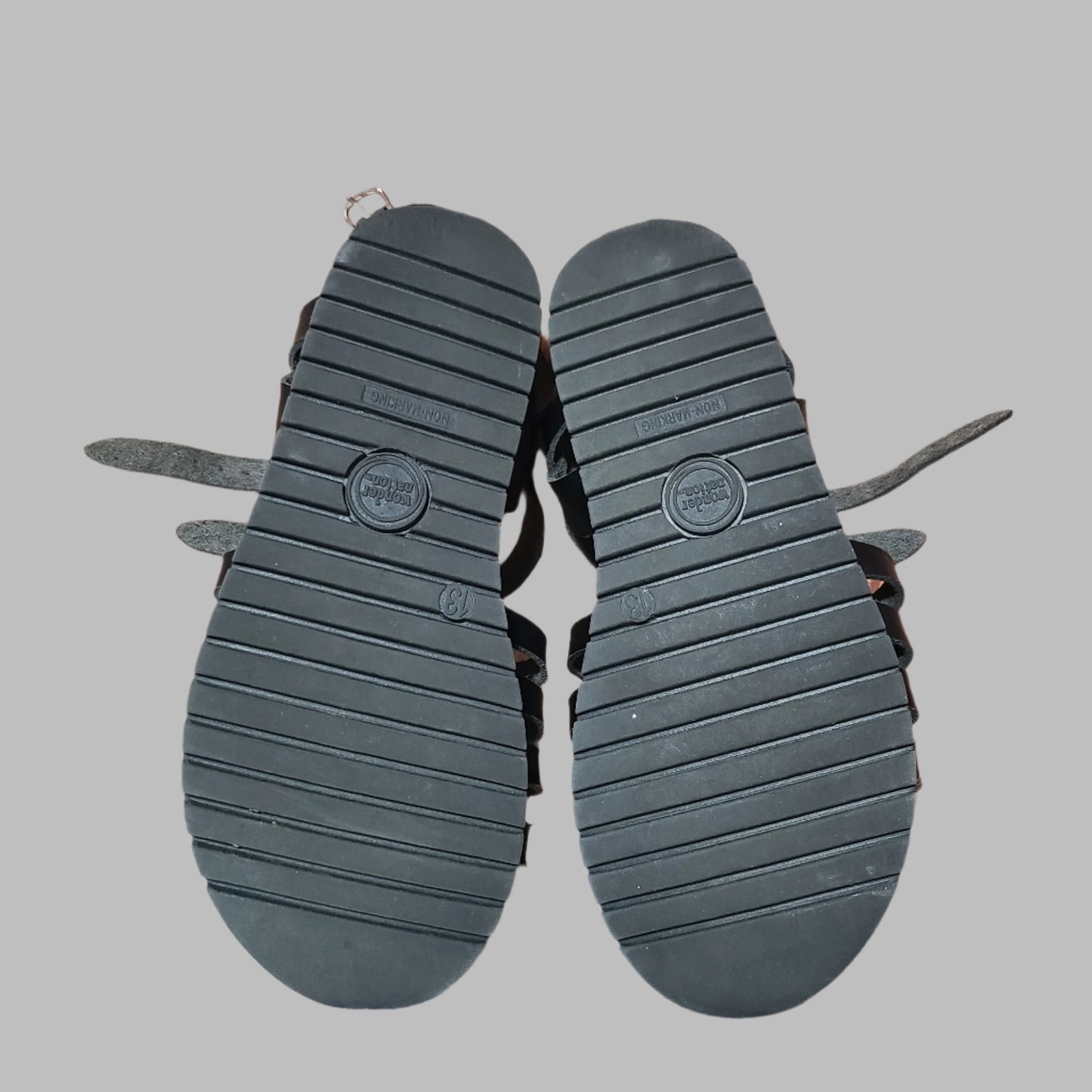 Kid's 13 Wonder Nation Black Sandals - USED