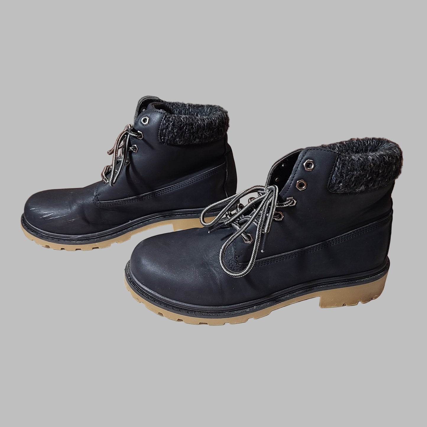 Women's 9 YoKi Black Hiker Boots - USED