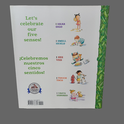 SC I Hear a Pickle (and Smell, See, Touch, and Taste It, Too!) - Oigo Un Pepinillo (Y Tambien Lo Huelo, Veo, Toco Y Saboreo!) - By Rachel Isadora - Copyright 2016 - LIKE NEW