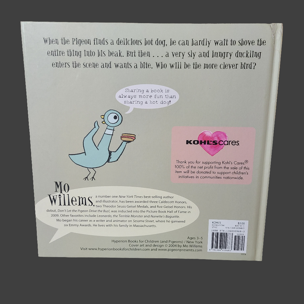 HC The Pigeon Finds a Hot Dog! By Mo Willems - Copyright 2004 - First Edition - LIKE NEW