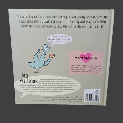 HC The Pigeon Finds a Hot Dog! By Mo Willems - Copyright 2004 - First Edition - LIKE NEW